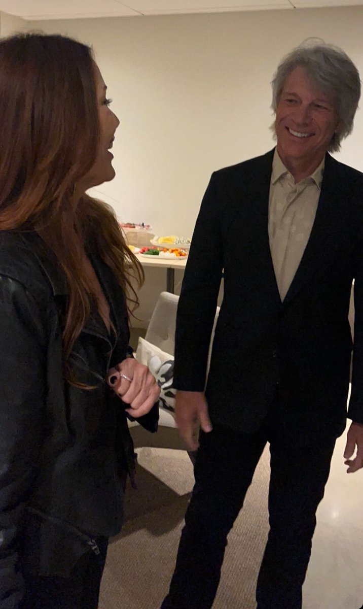 Jon Bon Jovi with a fan yesterday at the FTC Academy Event!

May 16, 2024

This is one of my Jovi friends & so freaking happy for her! She’s been wanting to meet Jon for so long & it finally happened!

Never give up people. 

Photo Credit: Brigitte Lessard