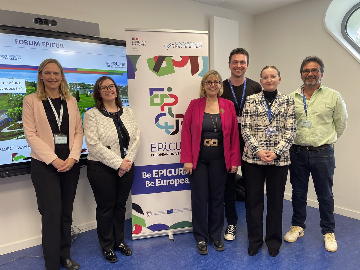 Ici, c’est l’Europe !

L’🇪🇺 crée de nombreuses opportunités avec les universités européennes, à l’image de l’alliance #EPICUR. 

Elle permet notamment :
👉🏻 de renforcer les échanges et mobilités.
👉🏻 de coordonner les programmes d’études sur les langues européennes.