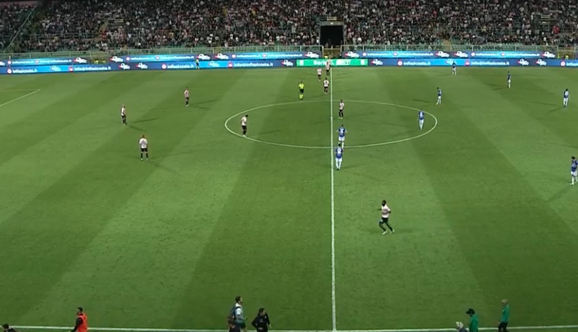 euroPAfcs's tweet photo. 🩷🖤 #PalermoSampdoria 1-0 #2ndHalftime #begins #Playoffs #FirstRound #PalSam #SerieBKT #ForzaPalermo #rosanero #GoEagles 🦅💪 https://t.co/6FlxqWxPh3