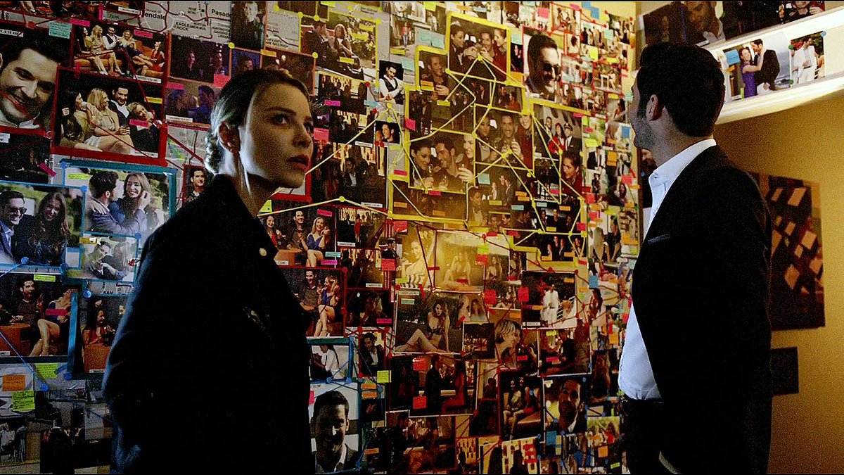 Someone in the prop dept was in charge of taking all those pictures for the wall, that's kind of amazing 😆