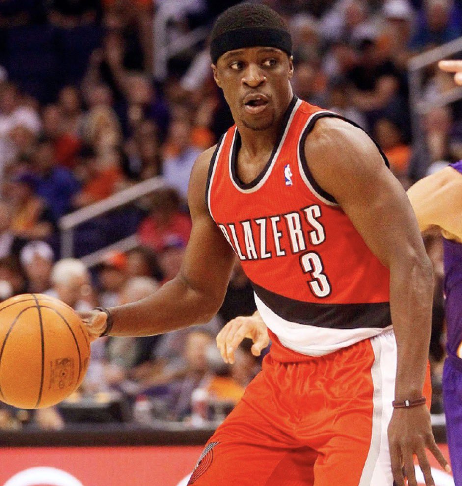Trail Blazers Jonny Flynn only comes on the timeline once every 10 years. 

Like/RT to instantly receive good fortune for the rest of eternity