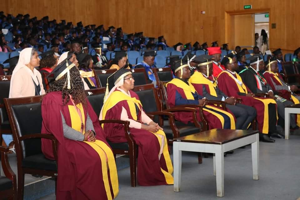 Graduates from DMI St John the Baptist University have been encouraged to be transformers of the labour industry by using skills acquired in college in order to meaningfully attain the Malawi 2063 Agenda. facebook.com/share/p/V52Rxs…