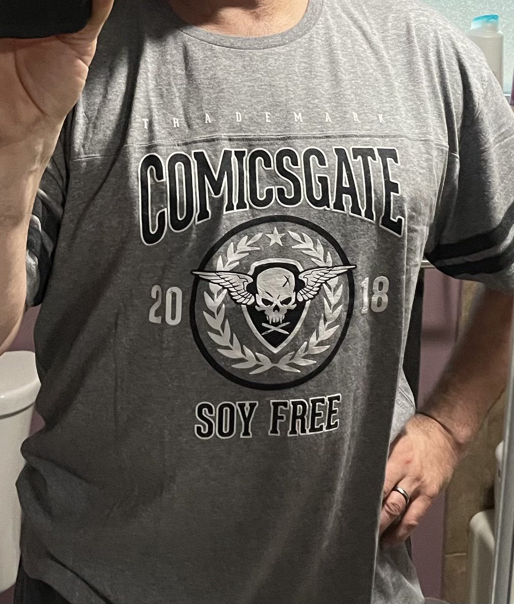 My #comicsgate #soyfree shirt has instachad powers!! Thanks ⁦@EthanVanSciver⁩ and family.