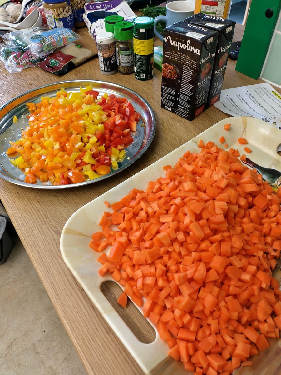 I spent the morning with a group of young people who travelled to the UK from Sudan as unaccompanied asylum seekers. We cooked and ate a Sudanese dish together. They were an absolute delight to be with . 

#occupationaltherapy
#doingbeingbecomingbelonging
#occupationaljustice