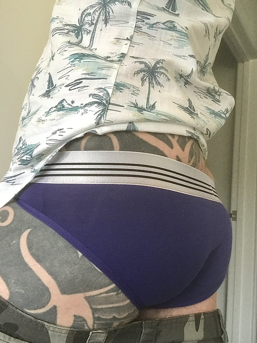 Slice of hairy tattooed #daddyass to end the week, anybody??? 🧔🏻‍♂️🌈🍑💜💜💜👍#gayass #myass #briefs #mensbriefs #meninbriefs #trusa #calzones #purplebriefs #dilf #gaydilf #gaydaddy #underwear #underpants #pantsoftheday #briefsoftheday #briefsfan #underwearfan #gaybum #gaybutt #gay