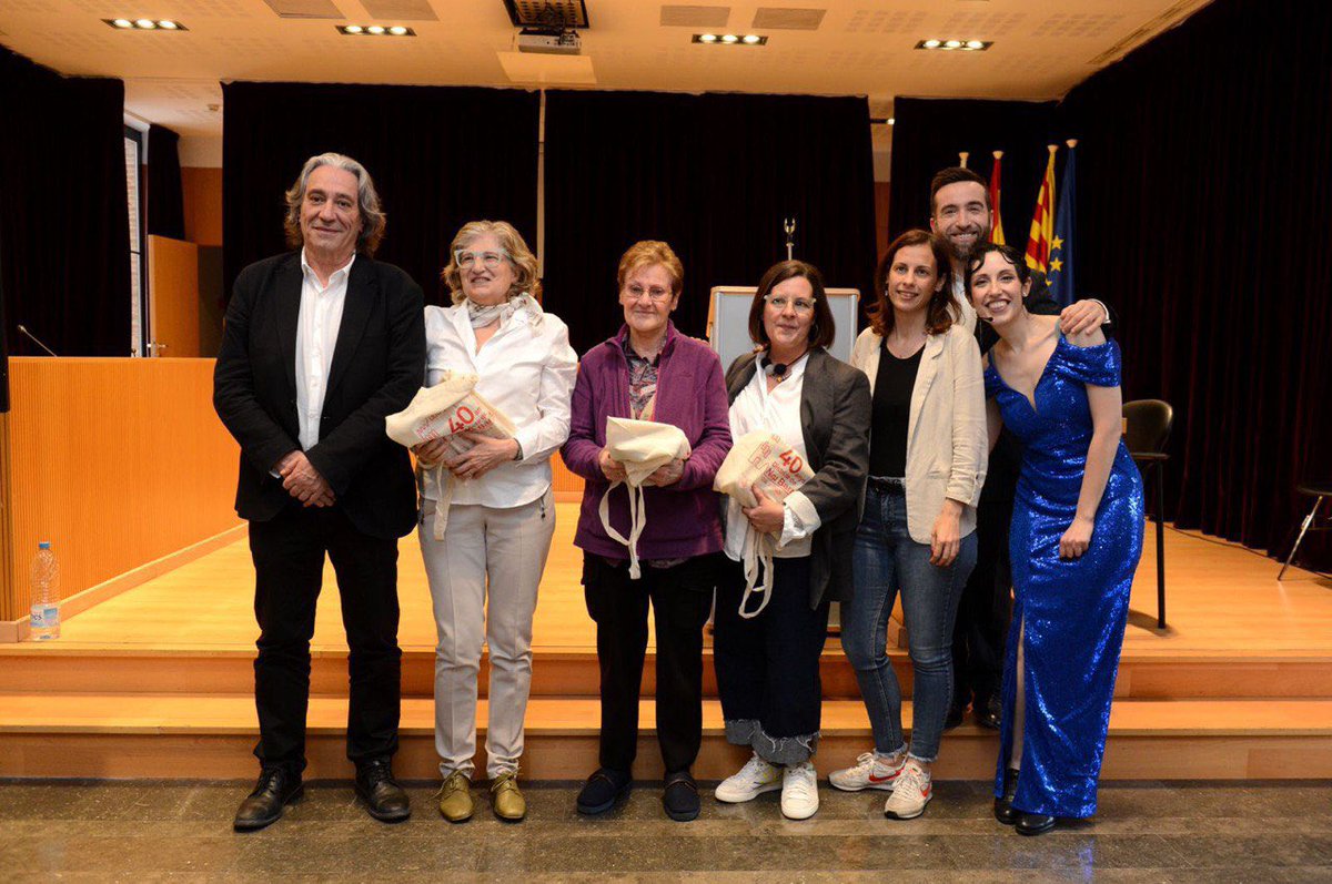 Premis Nou Barris 2024🏆

Uns premis per reconèixer i celebrar la tasca feta de persones i entitats al districte. 

Es un orgull per Nou Barris comptar amb persones que ens milloren els barris!

Pd.: també hem recordat el Berenguer, que per sempre serà l’alcalde de Porta😍