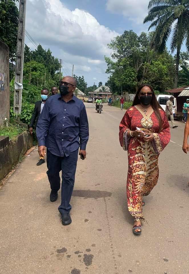 MY PRESIDENT AND THE 1ST LADY! Phensic can only try, it can't contest with PANADOL. They can only try, they can't have organic love like Peter Obi laye laye.