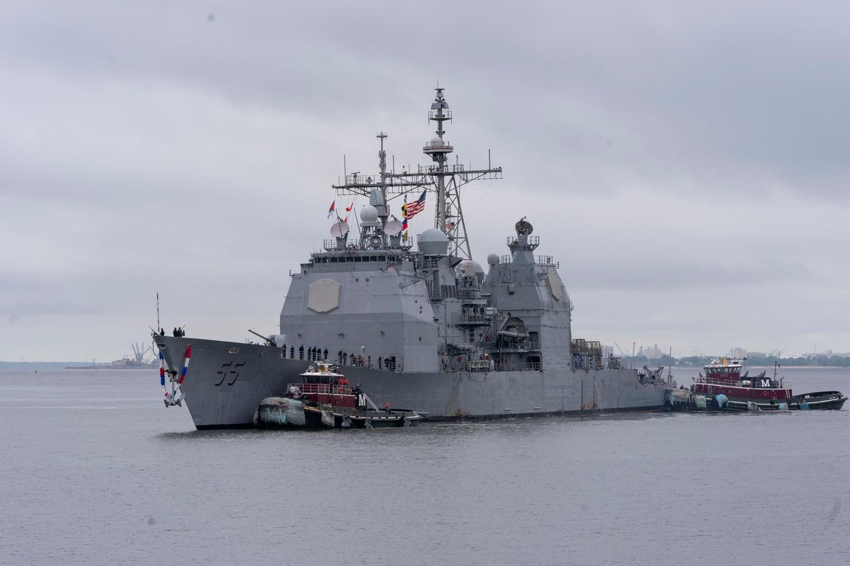 USS Leyte Gulf (CG 55) Ticonderoga-class guided missile cruiser coming into Norfolk, Virginia from her final deployment - May 17, 2024 #ussleytegulf #cg55 

SRC: TW-@US2ndFleet