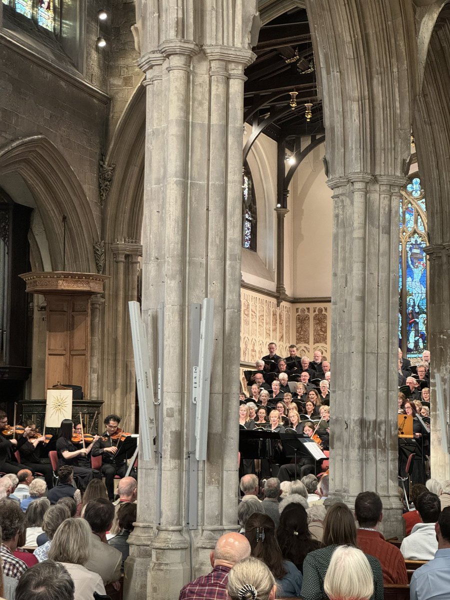 Lovely to have @SouthbankSinf, @HilaryCronin, @Libby_Burgess, #LilyMoBrown, #AlexAshworth #MagnusWalker here at @stnicsnewbury to celebrate the 25th Anniversary of our own Festival Chorus. What a glorious sound!