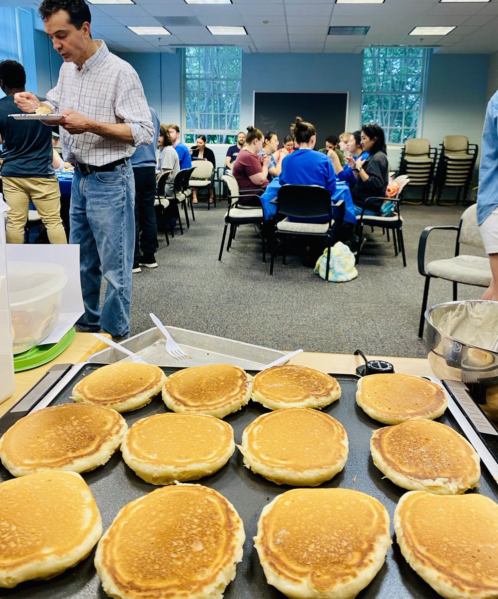 Thanks to everyone who came out to the first ever CBC pancake breakfast! We had lots of fun cooking up pancakes for our grad and undergrad students!