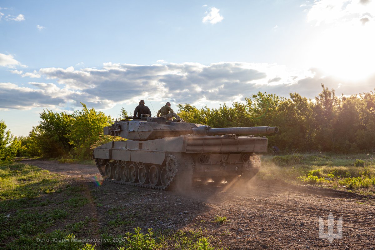 📷 Leopard 2A6 tanks of Ukrainian 21st Mechanized Brigade. #UkrainianArmy