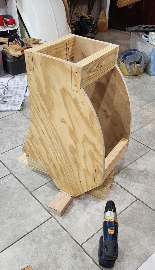 KingbotCustoms's tweet image. Haven't been active on here since I signed-up, but I will be! I've been commissioned to scratch-build an 8ft "Unicron" statue, construction has already begun. I'll be posting updates on here as well as FB & IG. The foot-structures & one leg-shin cut & formed yesterday. ๐ช๐ค