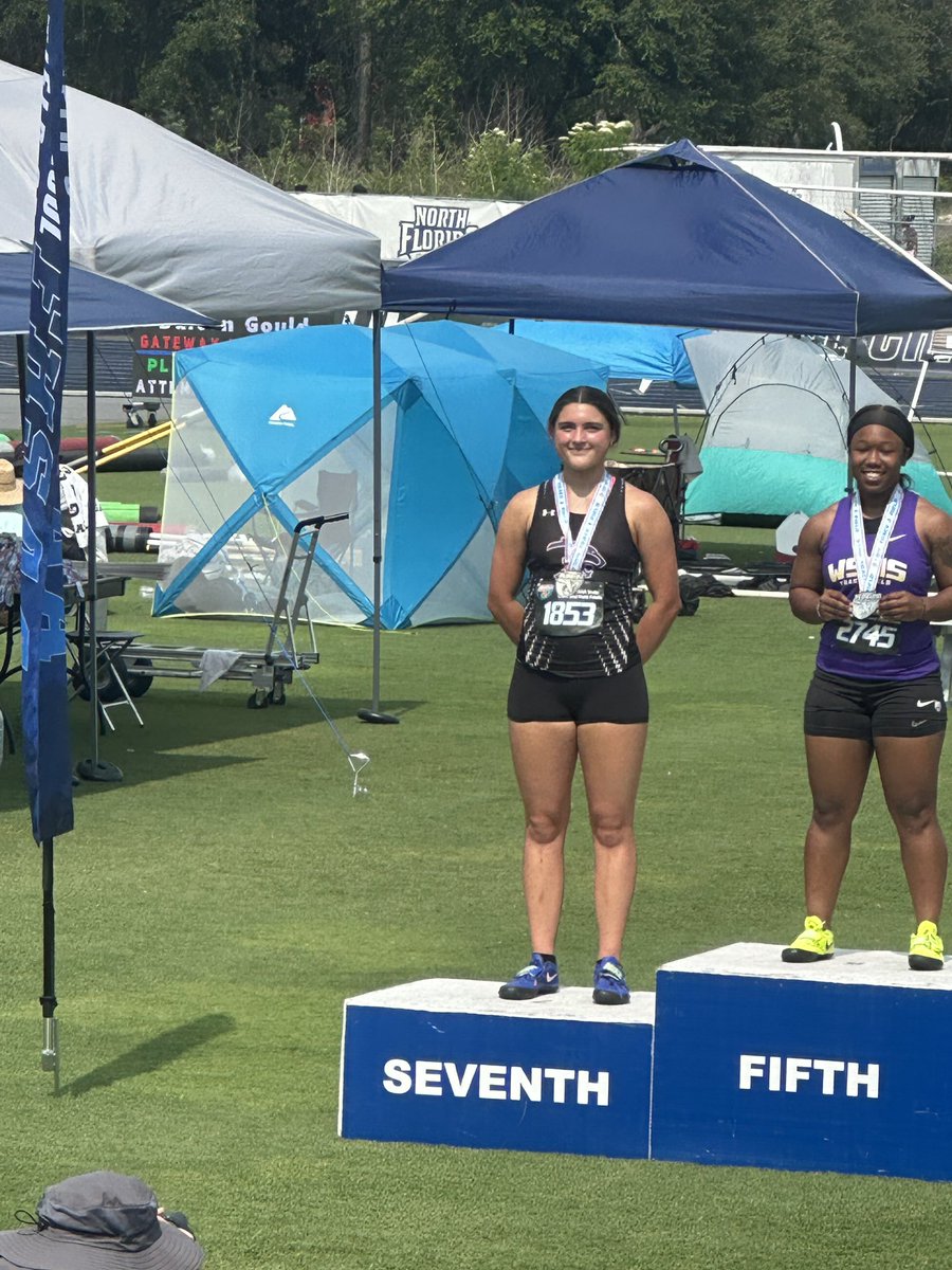 Congrats goes out to Cloelle Altaratz for her 7th place finish in the state discus competition! @BchsAll