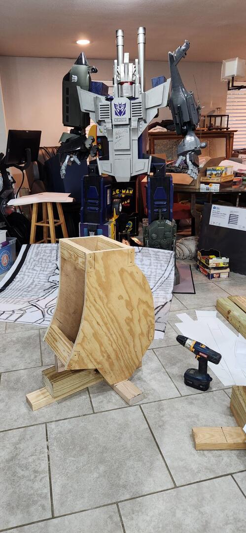 KingbotCustoms's tweet image. Haven't been active on here since I signed-up, but I will be! I've been commissioned to scratch-build an 8ft "Unicron" statue, construction has already begun. I'll be posting updates on here as well as FB & IG. The foot-structures & one leg-shin cut & formed yesterday. ๐ช๐ค