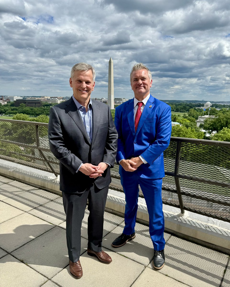 President @mullins_pffpnc had a productive meeting with AG @JoshStein_ who visited #IAFF HQ to discuss supporting the PFFPNC’s legislative priorities. @IAFFofficial @IAFFPresident @IAFFGSTLima @WalterIAFF @pffpnc4th