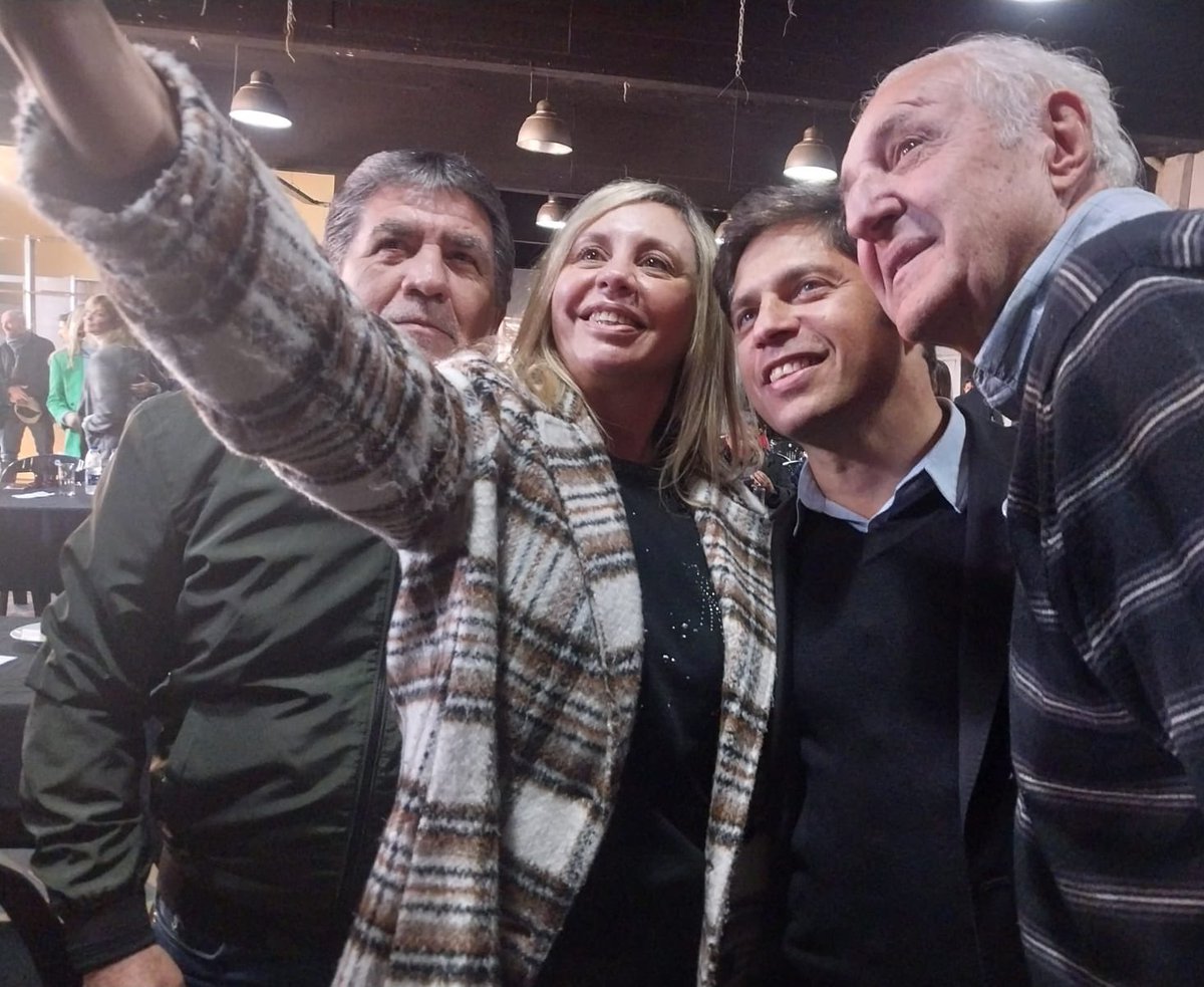 En Rosario, dirigentes del PJ y Ciudad Futura ya agrupan fotos con @Kicillofok: el concejal y ex candidato a intendente @juanmonteverde es uno. La ex senadora cristinista @sacnun, otra.