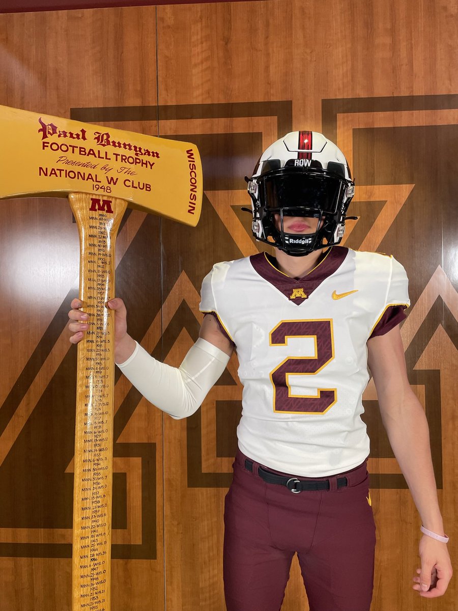 Blessed to receive an offer from @GopherFootball

@CoachHarbaugh @Coach_Fleck @Callybrian @Shakes_GopherFB @CoachKoehler @RyanBurnsMN @MinnesotaRivals @Minnesota247 @GophersForever @GopherHole @TonyLiebert @GopherSports @TomLoy247 @AllenTrieu @EDGYTIM @DeepDishFB @PrepRedzoneIL