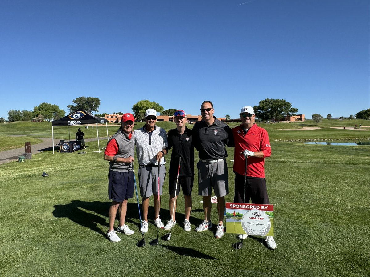 Spectacular day at @SantaAnaGolf today for @UNMLoboClub event! Thank you to all who came out to support @UNMLOBOS!! 🐺⛳️ #GoLobos