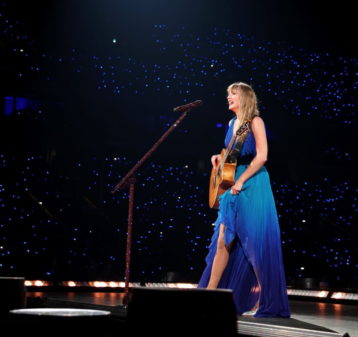 GRAVE! 🤡 
Taylor Swift revelou que não existe mais regras para as músicas surpresas.