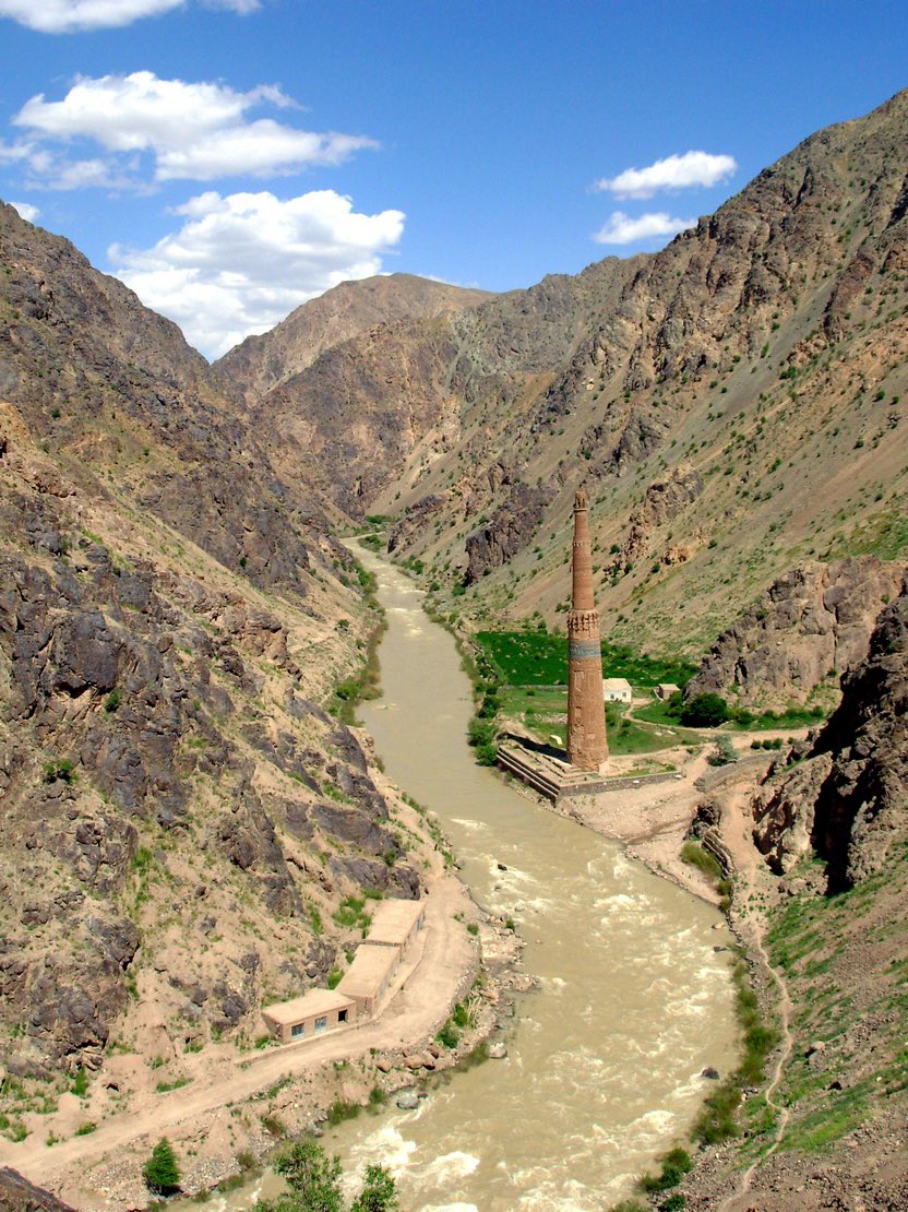 WHaidaryar's tweet image. URGENT: We request @UNESCO and other relevant organizations to take immediate action to prevent flooding that threatens the Jam Minaret in western Afghanistan. Immediate measures are needed to protect this invaluable heritage site from potential destruction. @ICOMOS @UNAMAnews