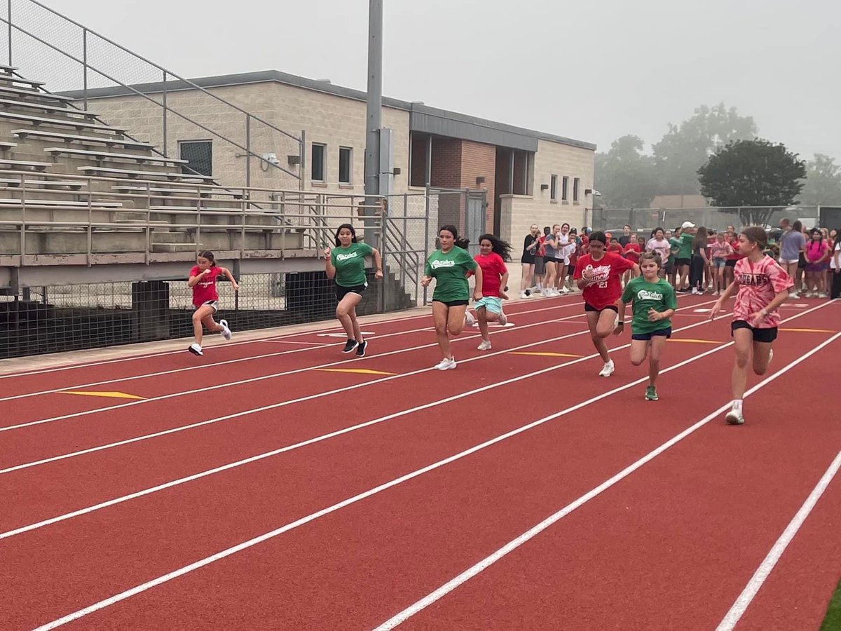 🏃 Boerne ISD hosted our annual 5th Grade Track Meet this week.   5th-graders from all seven BISD elementary schools had a great time with their friends and teachers, as well as the high school students.   This is a wonderful BISD tradition!