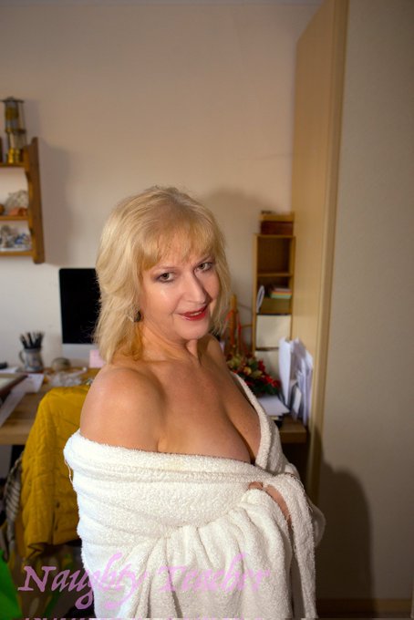 Friday night is fun night. https://t.co/sszASV0e6T