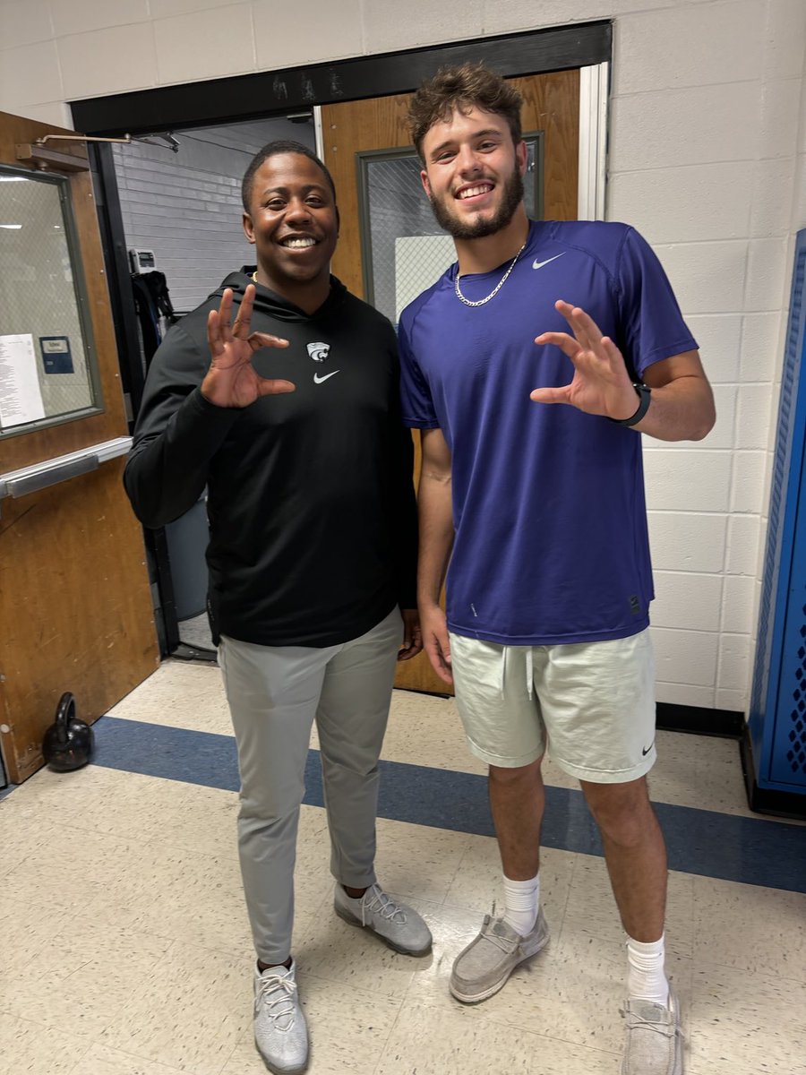 Thank you ⁦@Coach_Middleton⁩ for stopping by today! Had an amazing conversation! Ready to come showout! ⁦@KStateFB⁩ ⁦@coach_marple⁩