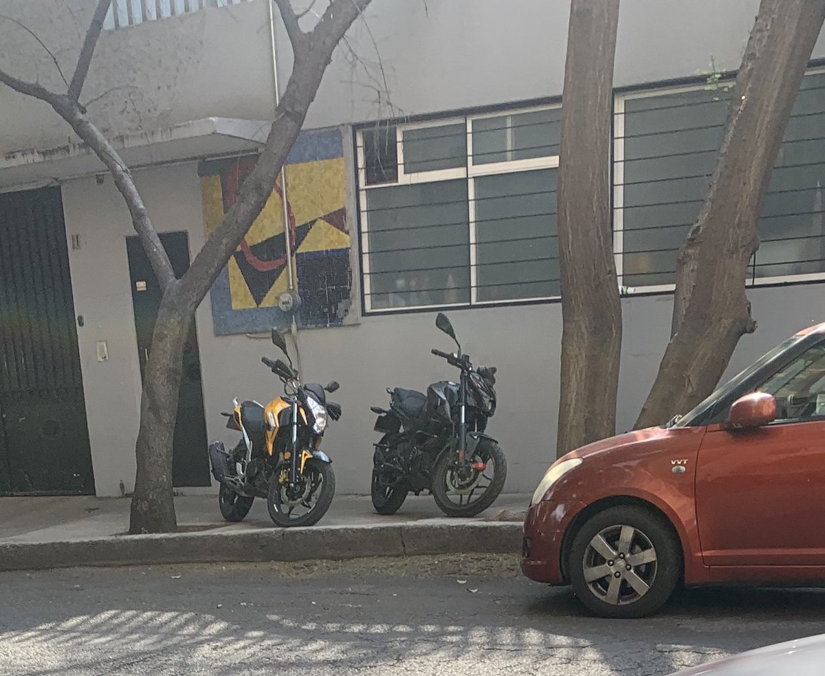 Se solicita multar motos de banqueta en juan Augusto Ingres 112, colonia Nonoalco en Alcaldía Benito Juárez @UCS_GCDMX @jmorenocdmx