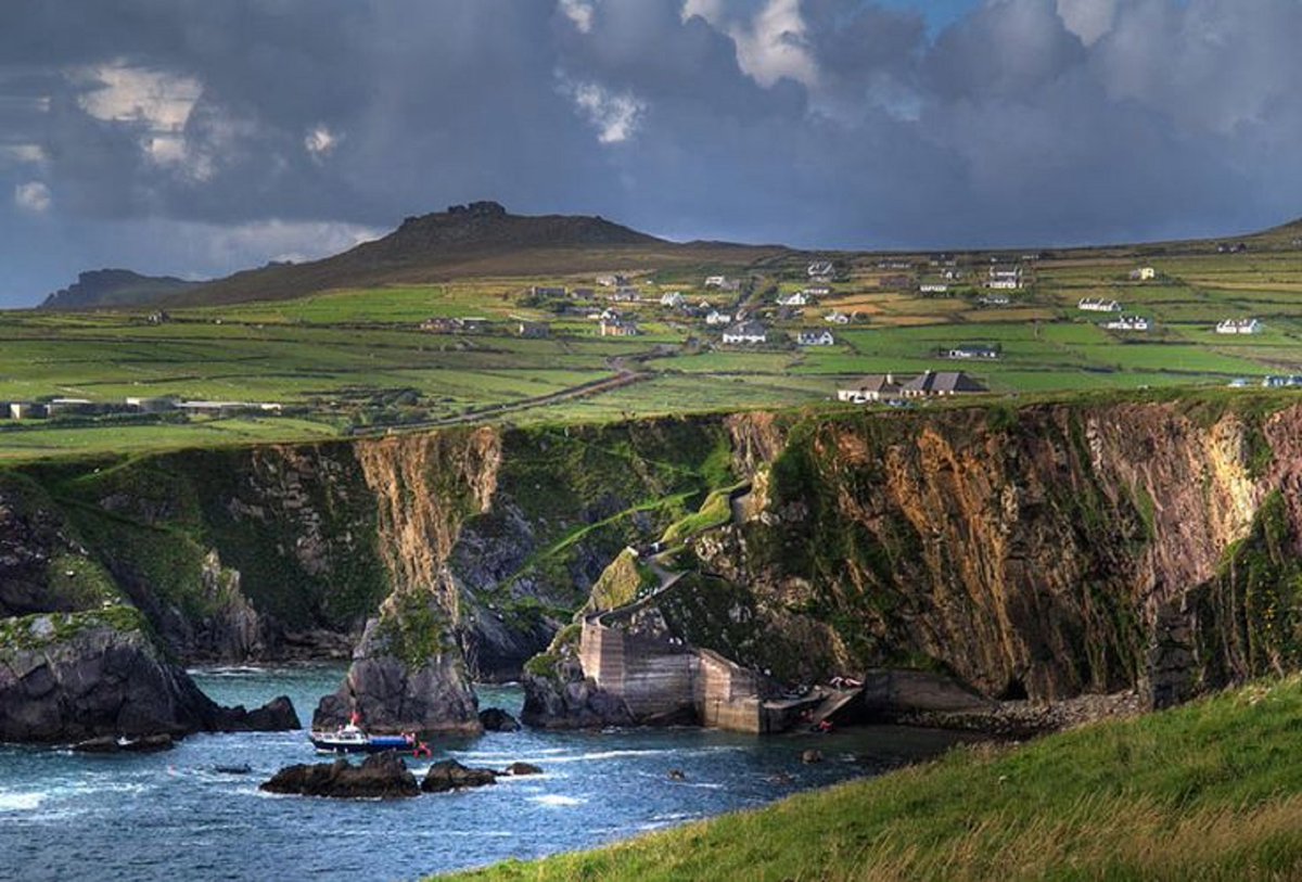 Delight to the eyes & warmth in our heart's desires. Slea Head, Dingle Peninsula, Wild Atlantic Way. Ireland. NMP.