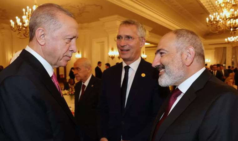 Ermenistan Başbakanı Nikol Paşinyan:

▪️Türkiye Ermenilere karşı soykırım yapmamıştır. 

▪️Soykırım iddiası, jeopolitik kaygıları yüzünden SSCB tarafından, Türkiye ile Ermenistan arasındaki ilişkileri kötüleştirmek için icat edilmiştir.

REİS BÜYÜK ADAMSIN