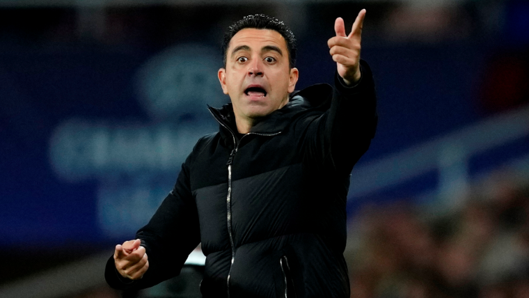 Barcelona will have to pay Xavi €18m if they sack him.

— @sport