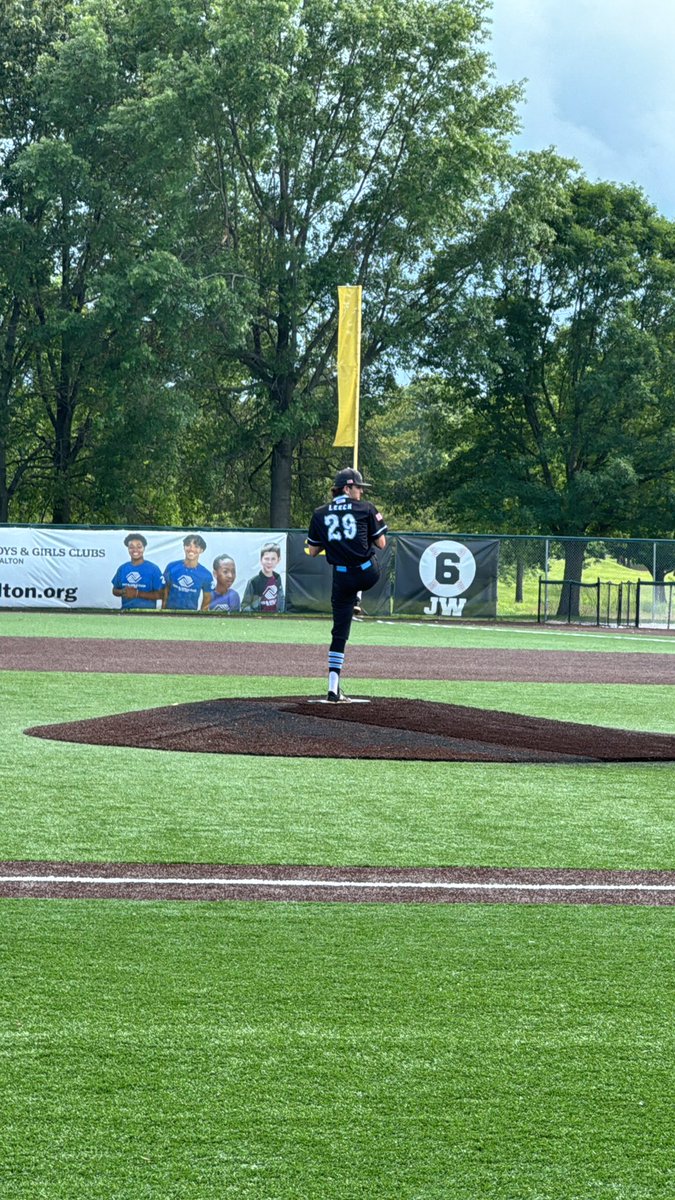 Hunter Leech is on the bump and we are underway! ⚔️⚾️
