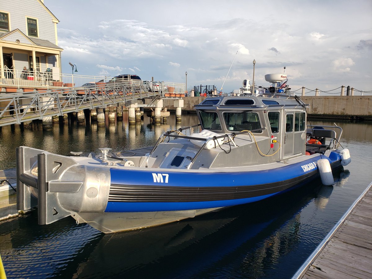 Chicago Police Marine Unit tweet media