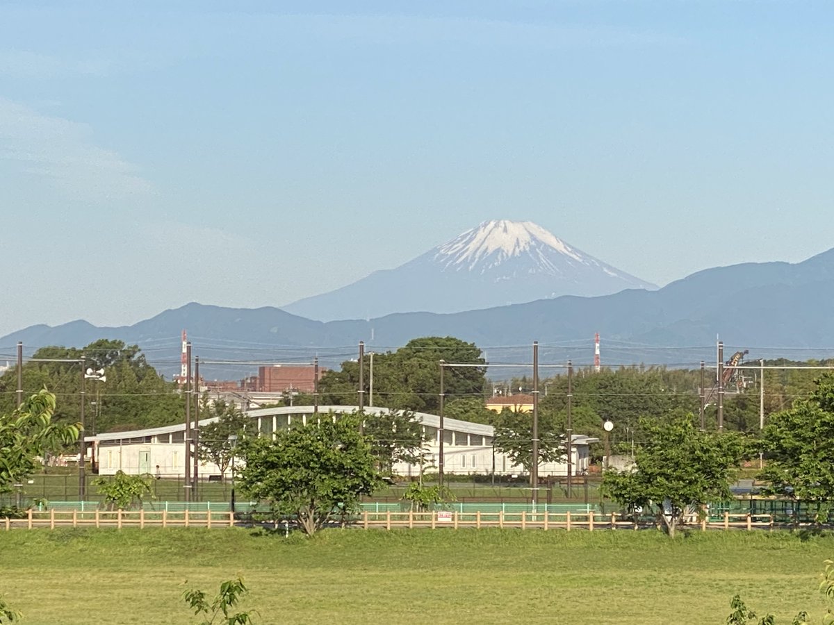 おはようございます。
富士山が綺麗に見えます。
#厚木基地