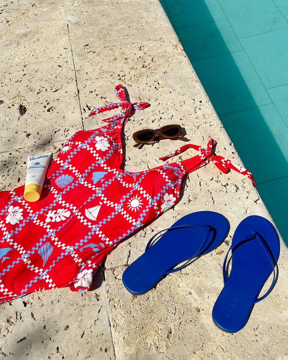 Fact: everything’s better poolside 😎 spr.ly/6010dwi0r