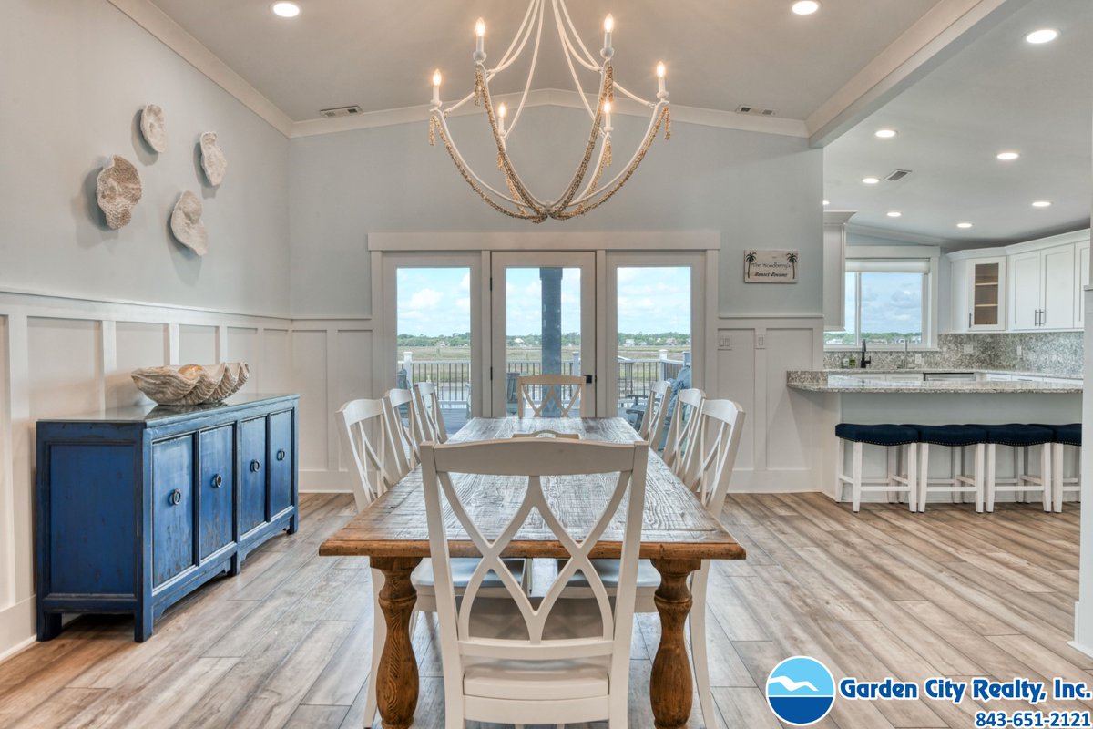 Please welcome Sunset Dreams to our vacation rental program! ow.ly/Zu3b50RC801

Sunset Dreams offers amazing amenities that are perfect for your next vacation!
⭐  Private stationary and floating docks
⭐ Sundeck
⭐ Covered porch
⭐ Large yard

#SunsetDreams #VacationRental