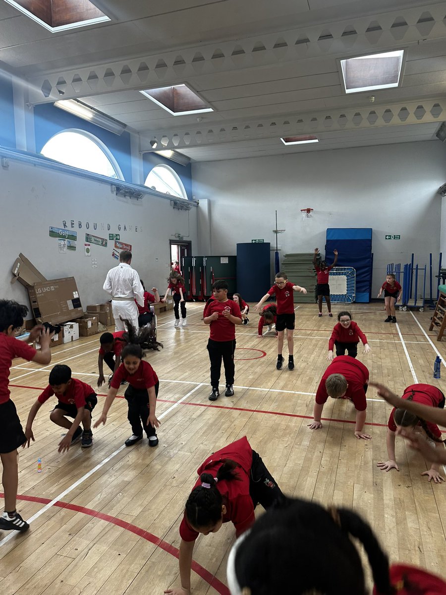 Sports Day madness ! 👟 P4 had a hoot! Lots of tired pupils at the end of the day but they loved it &amp; they all did so well ☺️Thanks to <a href="/MissAgnew_CCPS/">MrsMcKee_CCPS</a> for planning a great day!
