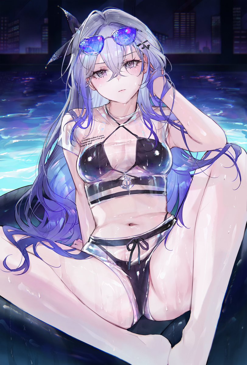 qiandailove's tweet photo. 銀狼の水着 https://t.co/s1CDnTyn6X