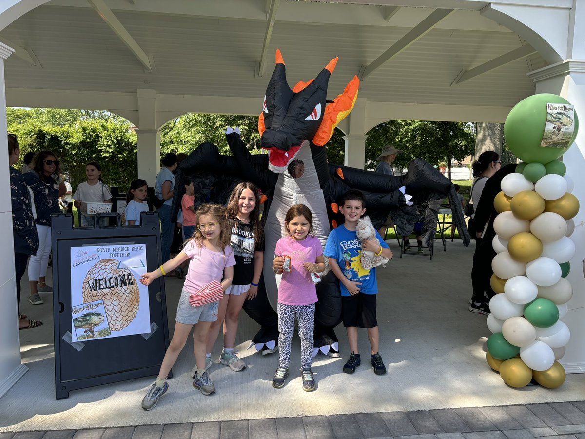 NMLibraryMedia's tweet photo. What a wonderful event yesterday at the NM Library celebrating our readers and participants in the North Merrick Reads Together event!! #NMerrickProud @NMerrickSchools https://t.co/sdPultSybe