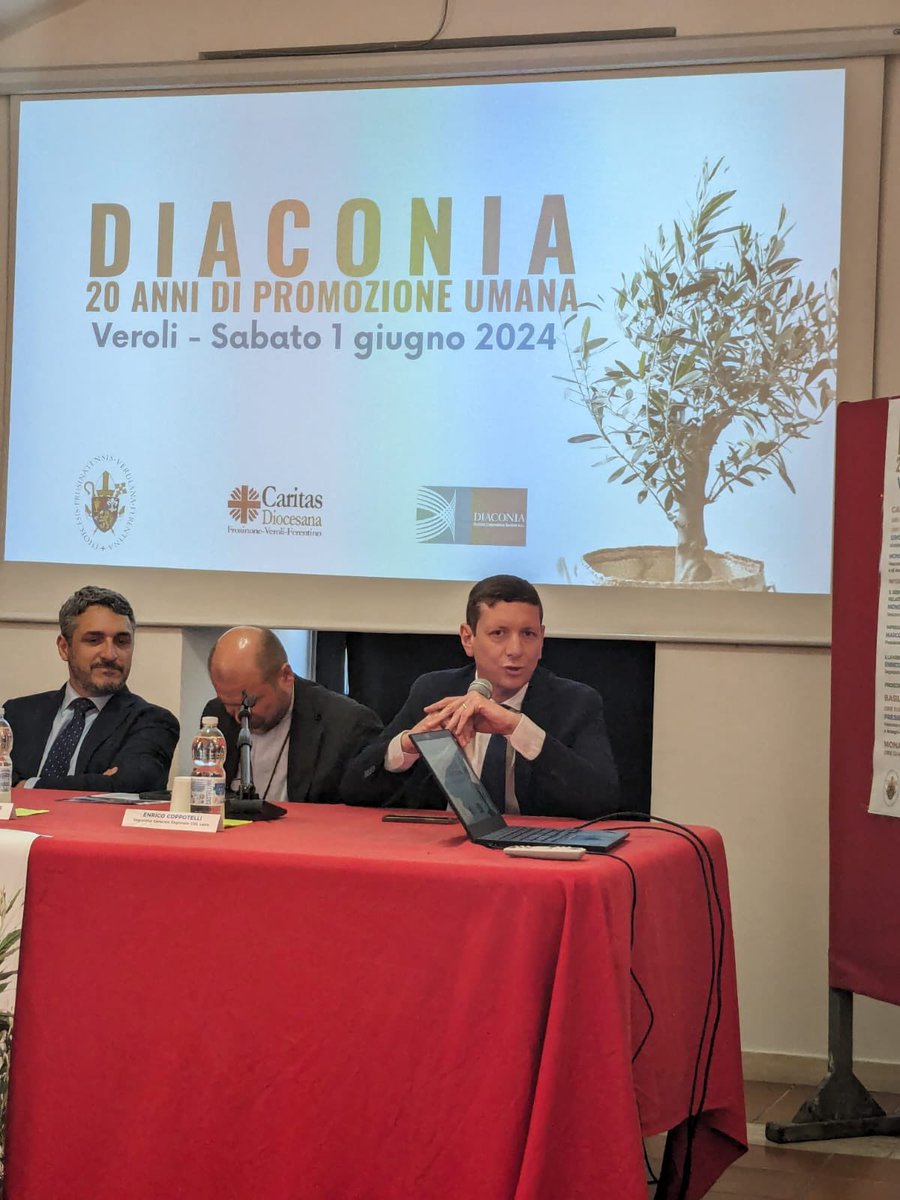 Cisl_Lazio's tweet photo. Enrico Coppotelli interviene all’iniziativa sui 20 anni di Diaconia con Mons. Ambrogio Spreafico, Mons. Monsignor Benoni Ambarus ed il Presidente dì Confcooperative Lazio Marco Marcocci.
Nel Lazio sono 1500 cooperative, 1 miliardo e 700 milioni di fatturato, 42.000 addetti. https://t.co/AdAjENPRWq
