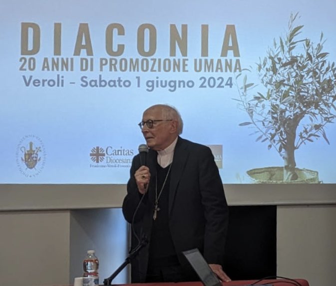 Cisl_Lazio's tweet photo. Enrico Coppotelli interviene all’iniziativa sui 20 anni di Diaconia con Mons. Ambrogio Spreafico, Mons. Monsignor Benoni Ambarus ed il Presidente dì Confcooperative Lazio Marco Marcocci.
Nel Lazio sono 1500 cooperative, 1 miliardo e 700 milioni di fatturato, 42.000 addetti. https://t.co/AdAjENPRWq