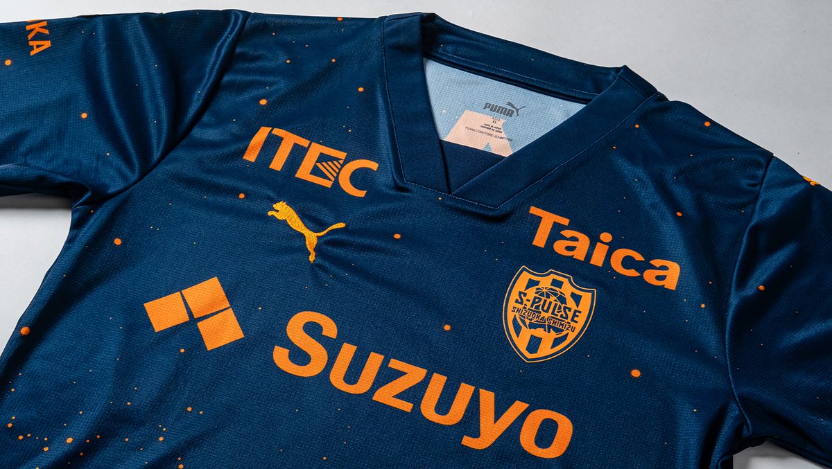 footballshirt's tweet image. This is the new 2024 “Limited[-edition]” shirt for Japanese J2 League side Shimizu S-Pulse.

Read more: footballshirtculture.com/new-kits/shimi…

#ShimizuSPulse #spulse #清水エスパルス公式 #jleague #footballshirt #soccerjersey #pumafootball #newkits