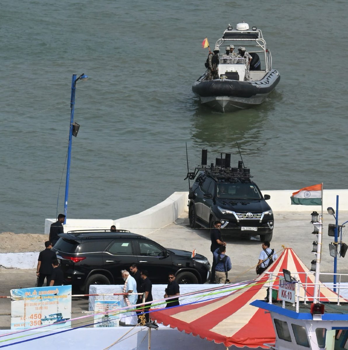 the_hindu's tweet photo. Prime Minister Narendra Modi leaves from Thiruvalluvar statue and Vivekananda Rock Memorial after  45-hour-long meditation at Kanniyakumari on Saturday

📸: Rajesh N/ The Hindu https://t.co/UnizJpjP4W