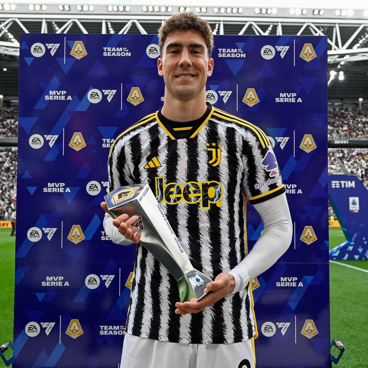 JuventusFC tweet media