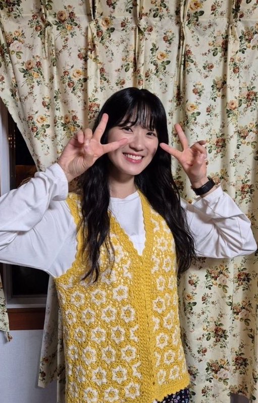 hyeyoon in yellow 💛