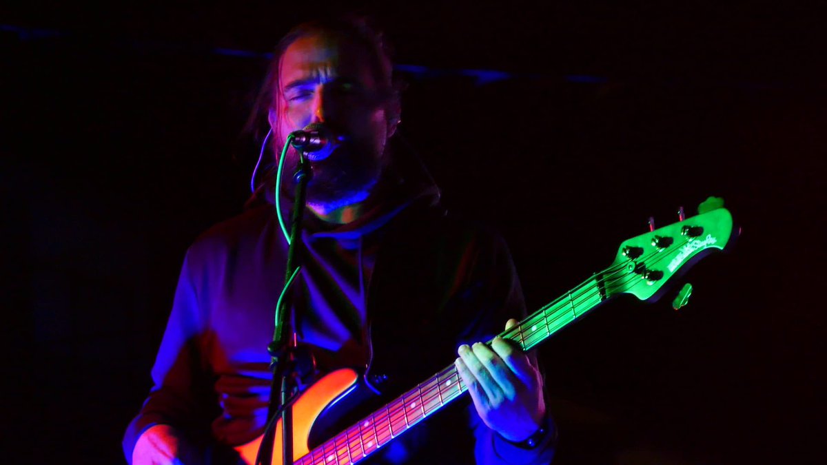 Juanma y Orsi 🙌. Con ellos, es imposible que algo salga mal.

En unas semanas, más pero en Asturias. 

“…porque yo tengo una banda de rock&amp;roll…”