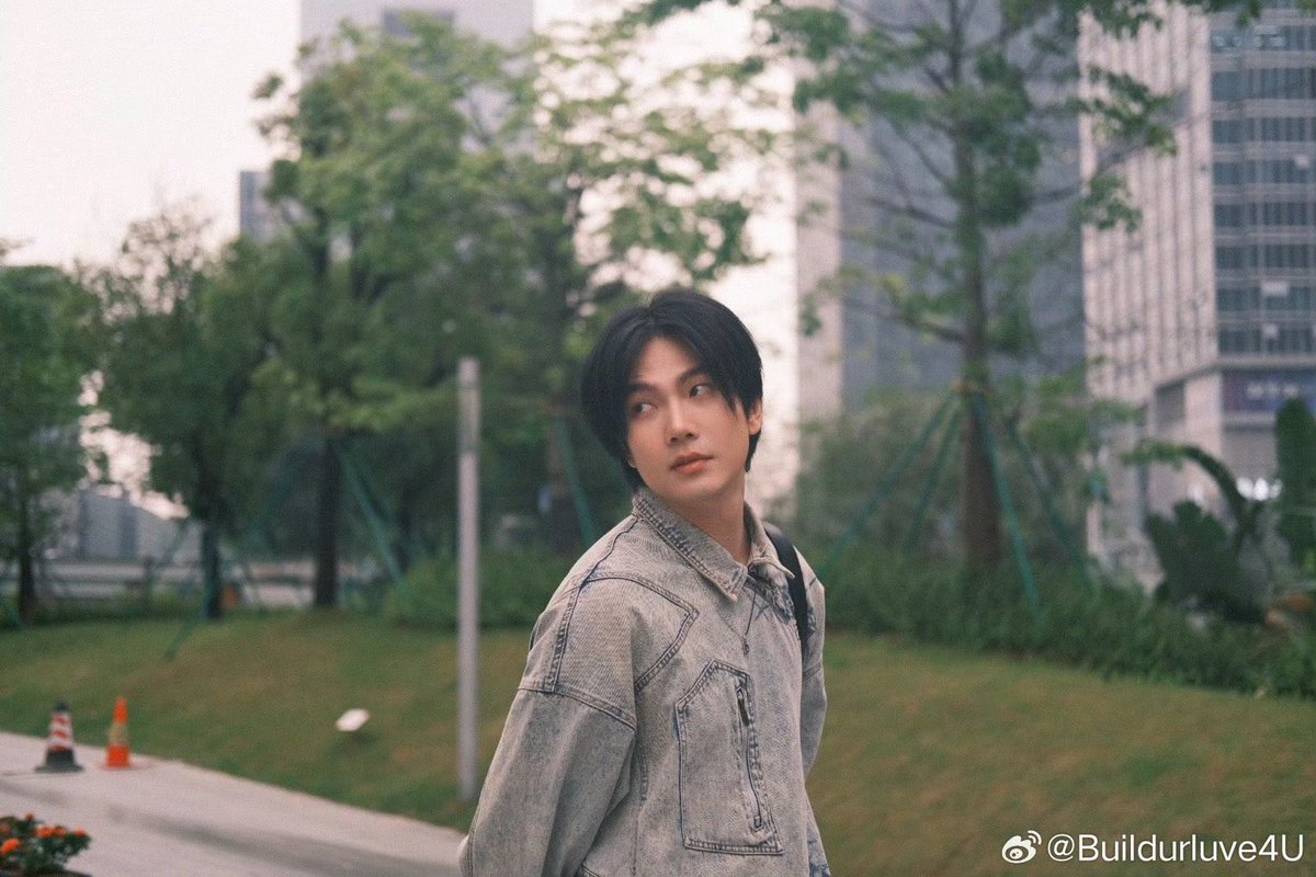 BIU WEIBO UPDATE

Gz ✨

More photos 🥺💙

#BuildJakapan <a href="/JakeB4rever/">BIU.</a>