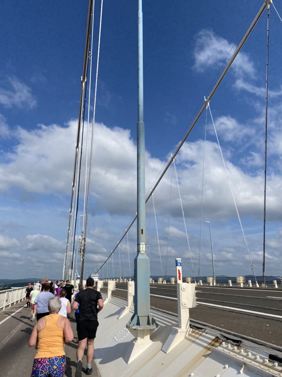 anne linsell 💙 tweet media