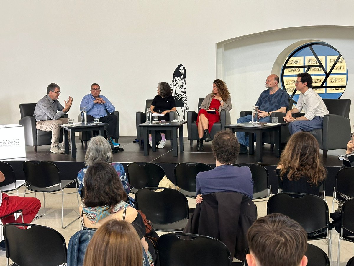 MuseuNac_Cat's tweet photo. @JVidalBiosca @LongaronMarc I cloenda de luxe a les taules que aquest matí dediquem a #FridayFoster i #JordiLongaron, el seu dibuixant. Participants i moderadors comparteixen diàleg. Gràcies @LongaronMarc, #ÀlexMitrani, #AntoniGuiral, @JVidalBiosca #JúliaLull i #LiliannaMarín x una estona tan entretinguda. https://t.co/vUnMCW0uyb