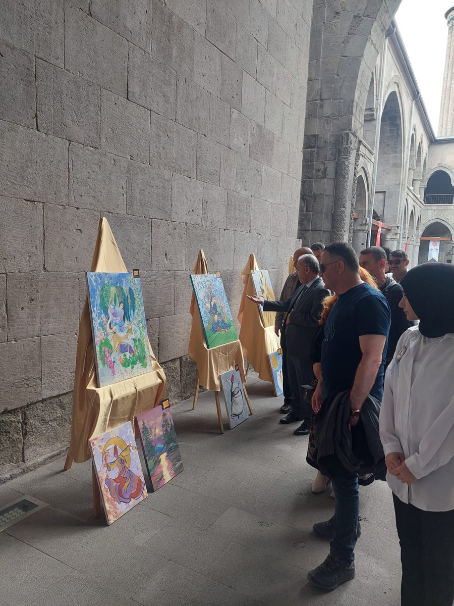 <a href="/ahmetenes2007/">Nurullah Yavilioğlu</a> <a href="/aziziyekaymaka1/">Aziziye Kaymakamlığı</a> <a href="/Erzurum_Mem/">Erzurum İl Millî Eğitim Müdürlüğü</a> <a href="/meb_ogm/">Ortaöğretim Genel Müdürlüğü</a> Yansımalar adlı resim sergimizi açtık.Görsel sanatlar hocalarıma teşekkür eder, öğrencilerimi tebrik ederim.
